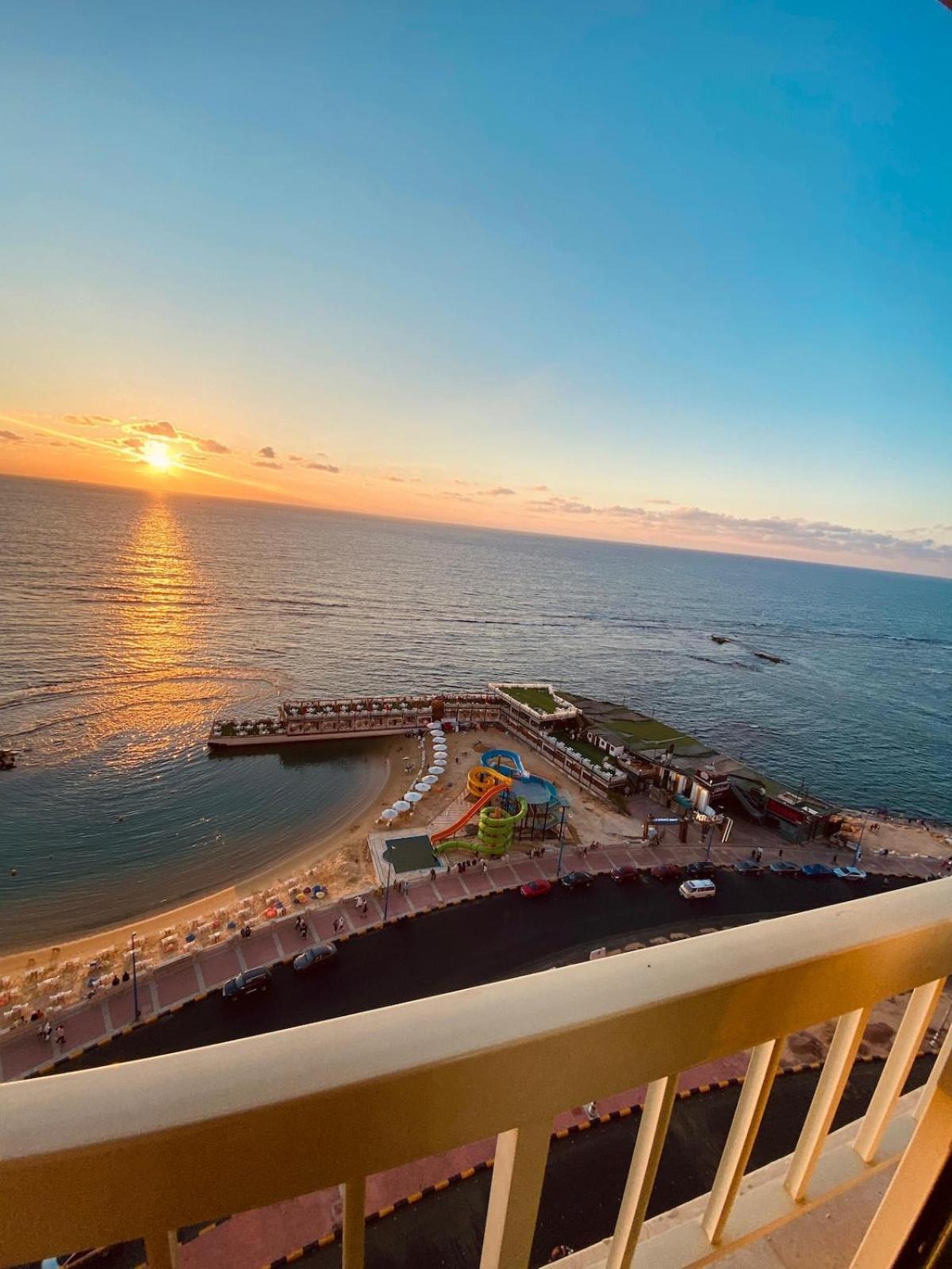 Luxury Beachfront Dream Apartment *